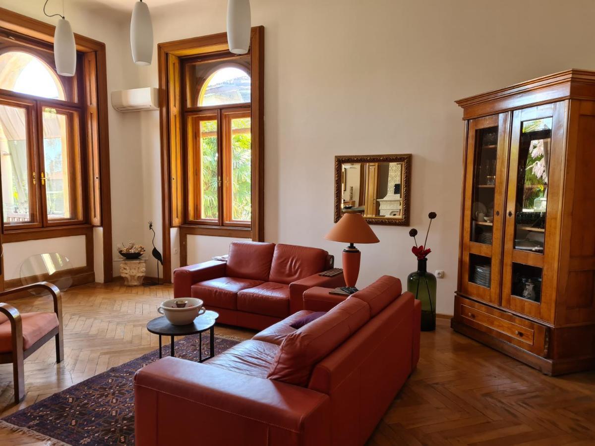 Heritage Park Royal Appartement